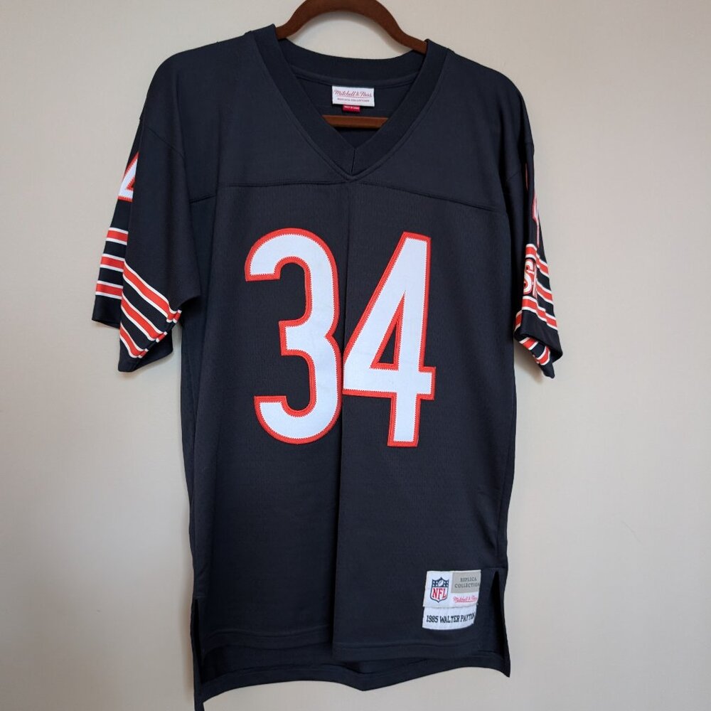 Mitchell & Ness Walter Payton Chicago Bears 1985 Legacy replica jersey S 36 EUC